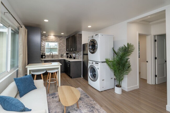 Photo - New Charming ADU!!! 1 Bed/1 Bath 490 Sq. F...