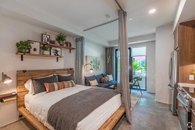 0BR, 0BA - 420SF - 4th and J