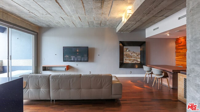 Photo - 7250 Franklin Ave Unit 1112