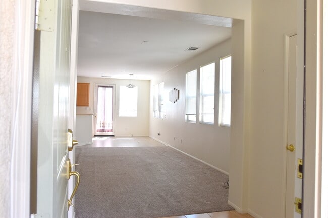 Photo - 25841 Silva Ct