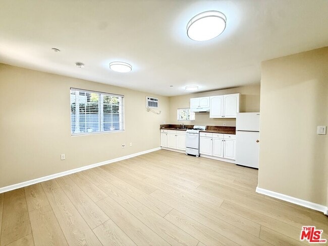 Photo - 364 N San Vicente Blvd Unit C