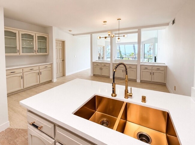Photo - 2 Bedroom 2 Bath Bay Park Condo with Stunning Mission Bay Views!! Unit 304