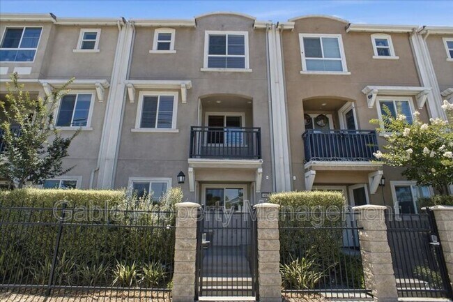 Building Photo - 14854 Nordhoff St
