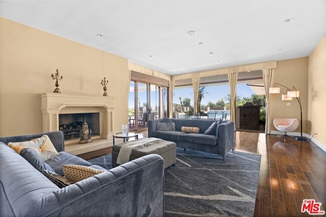 Photo - 1915 Carla Ridge