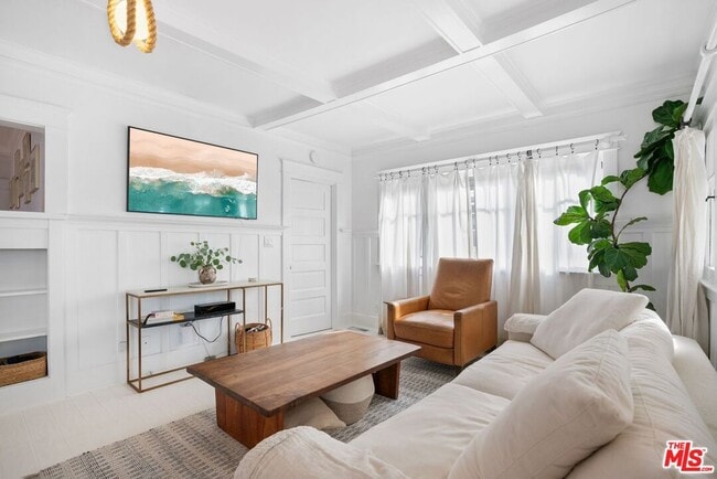 Photo - 156 Fraser Ave