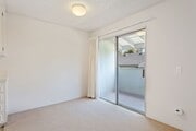 Photo - The perfect upstairs location down town Sa... House