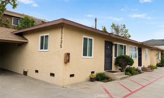 Building Photo - 15226 Normandie Ave Unit B