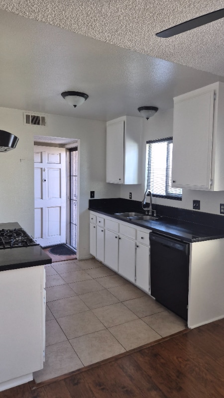 Building Photo - 1856 E 5th St