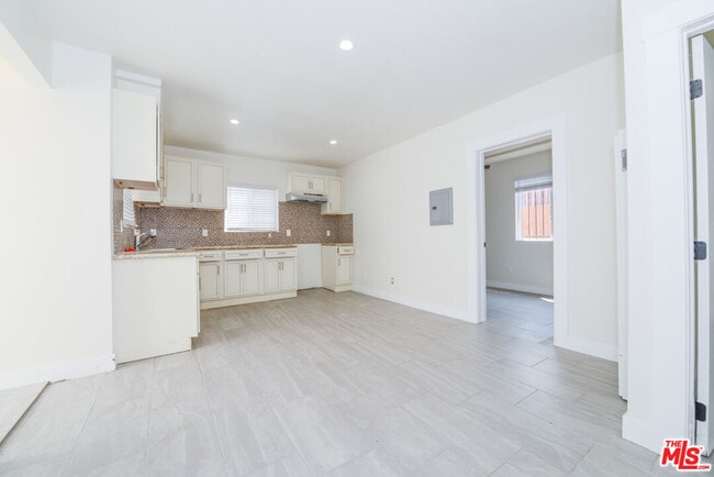 Photo - 522 W 82nd St