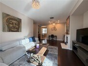 Photo - 615 W 1st St