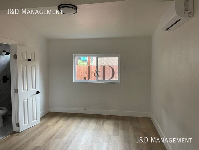 Photo - 4253 College Ave