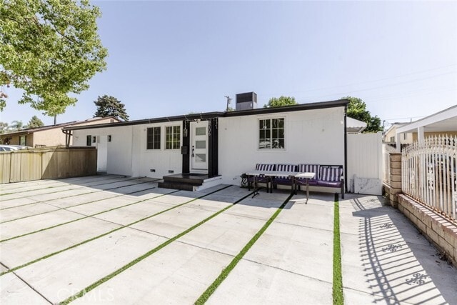 Building Photo - 8206 Cantaloupe Ave Rental