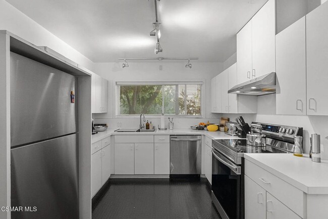 Photo - 3300 S Sepulveda Blvd