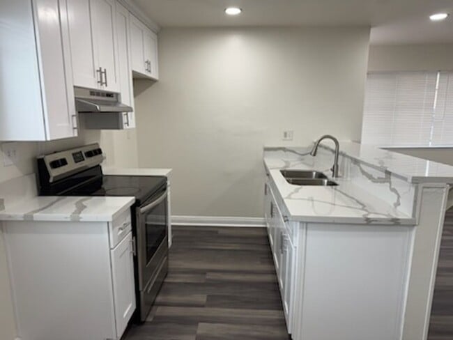 Fully Renovated 2-Bedroom Condo in Highlan... - Fully Renovated 2-Bedroom Condo in Highlan...