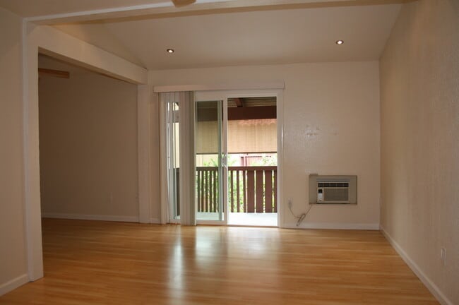 Photo - 1030 W MacArthur Blvd Condo Unit 76