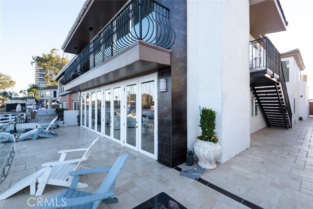 Building Photo - 3322 Via Lido