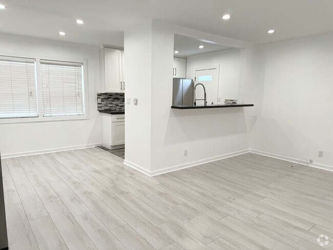 Building Photo - 1147 S Corning St Rental