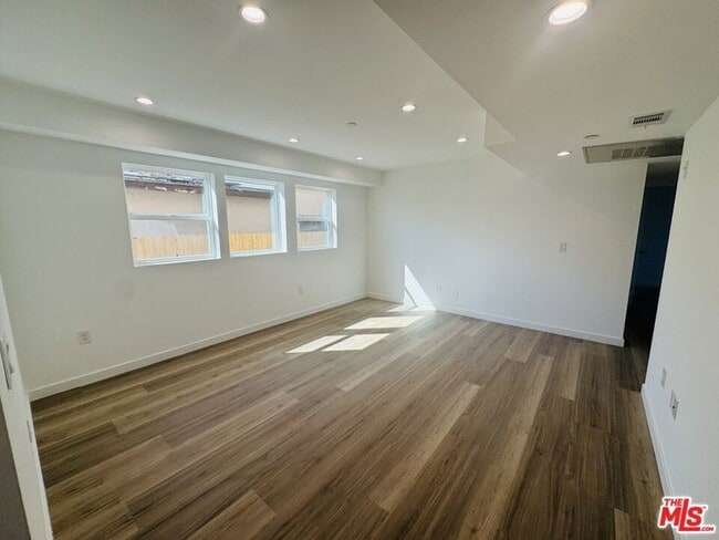 Photo - 231 W 85th St House