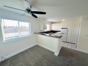 Photo - 931 W 19th St Unit 35