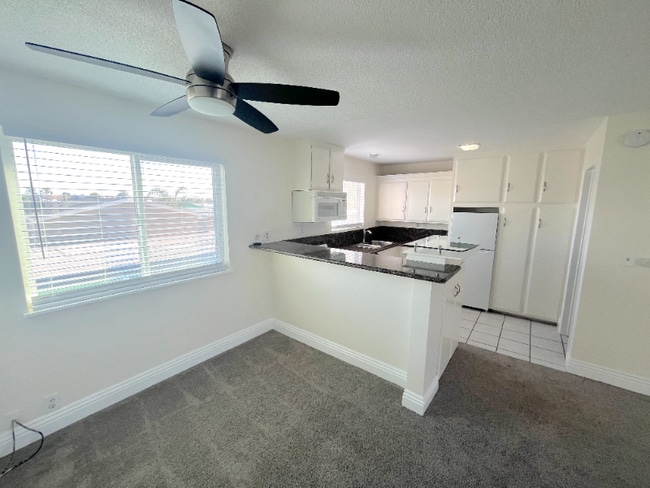 Photo - 931 W 19th St Unit 35