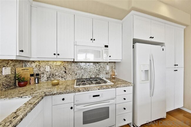 Photo - 3 Bedroom 3.5 Bathroom Townhouse in Sunset Cove