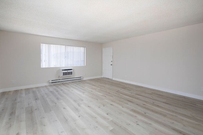Photo - 2 WEEKS FREE! Gorgeous 1 BR with AC and Pa... Unit 07