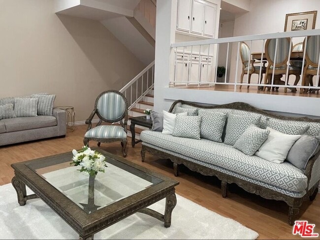 Building Photo - 5271 Newcastle Ave Unit 1