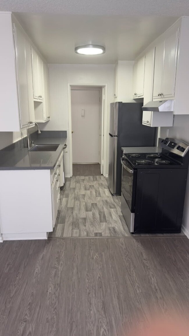 Photo - 11922 Kling St Unit 105