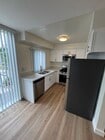 Kitchen - 929 Larrabee Apartments