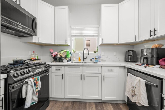 Photo - Spacious turfed yard!