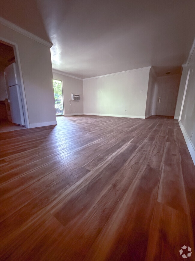 Building Photo - 625 Flores St Rental