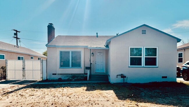 Building Photo - Beautiful 3 bedroom North Hollywood Home