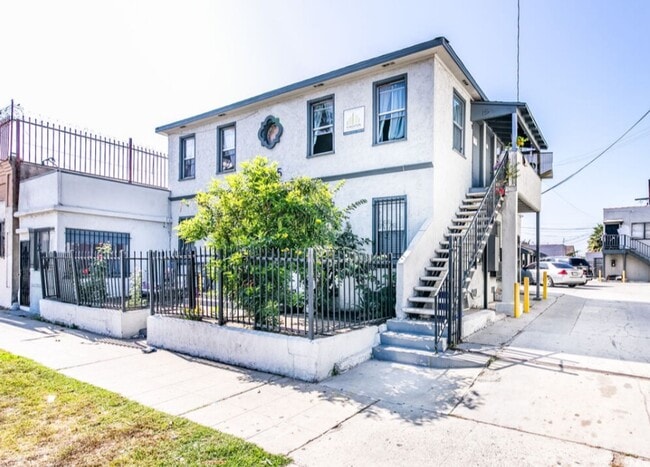 Photo - 10965 S Figueroa St Unit 12