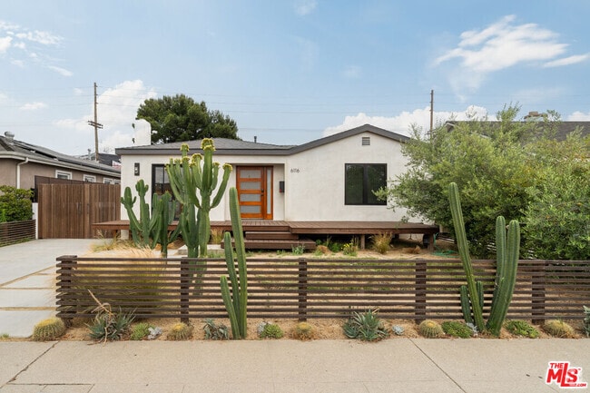 Building Photo - 6116 W 85th Pl Rental