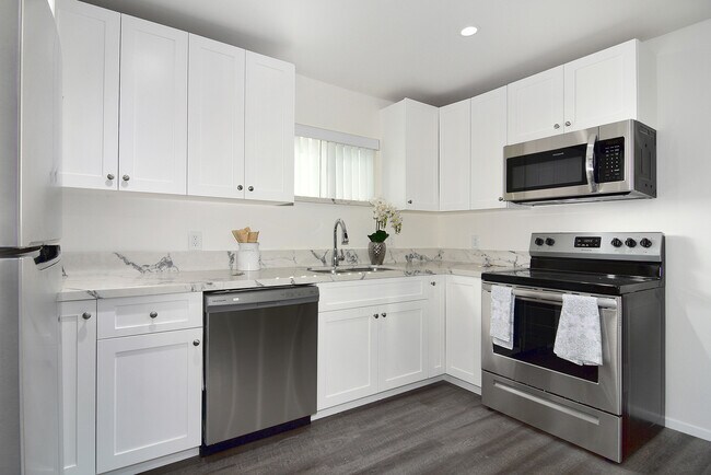 Photo - Zelzah Apartments