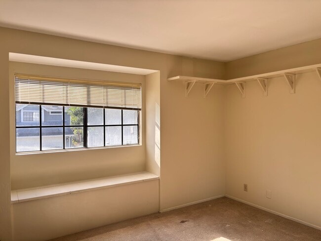 Photo - 3 bedrooms townhome in Chula Vista CA - Terranova Area