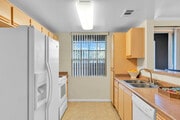 1BR, 1BA - 792SF - Kitchen - The Enclave at Menifee
