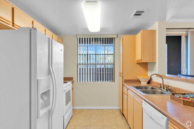 1BR, 1BA - 792SF - Kitchen - The Enclave at Menifee