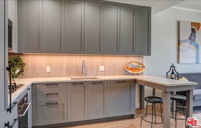 Photo - 5768 W 3rd St Unit PH9