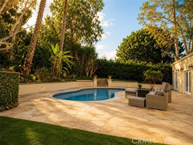 Photo - 18048 Karen Dr