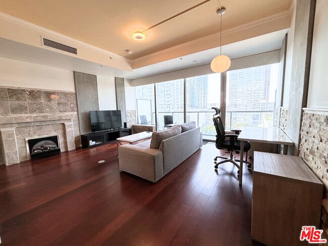 Building Photo - 1155 S Grand Ave Unit 910