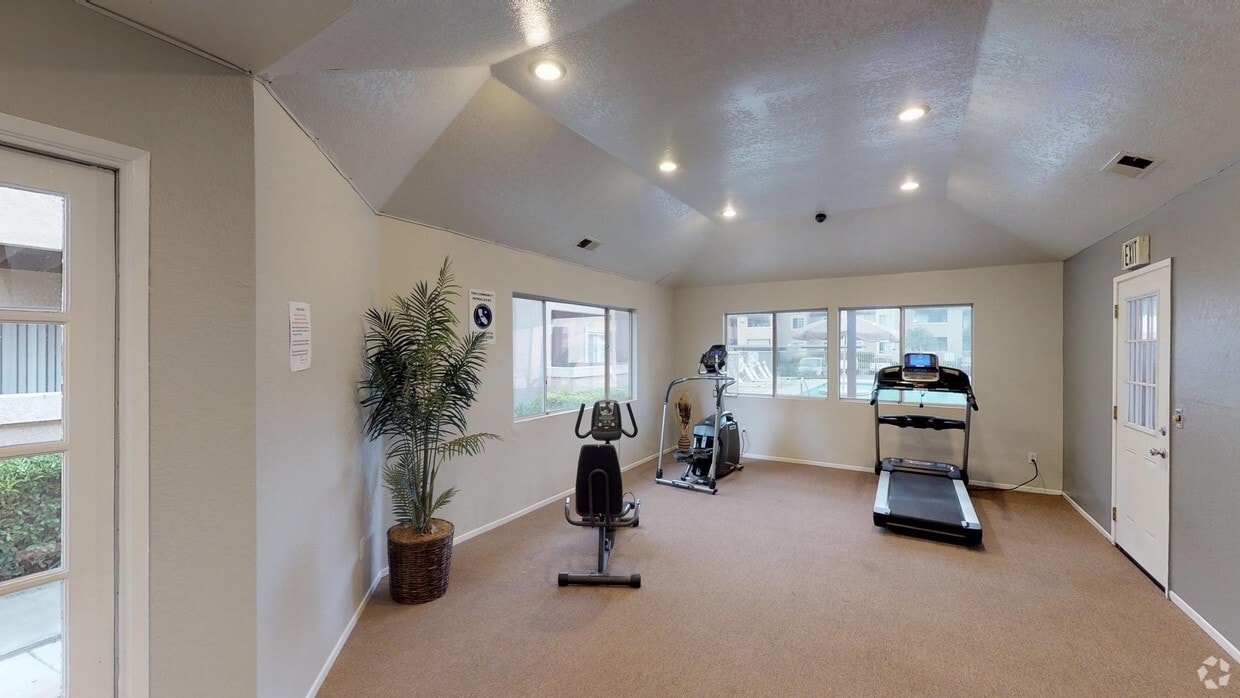 3D Tour - 619 E. Riverside Dr.