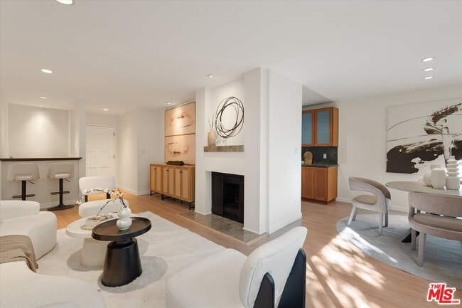 Photo - 429 N Oakhurst Dr Unit 203