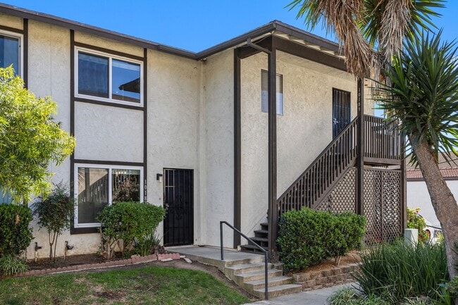 Building Photo - 10187 Peaceful Ct Unit -