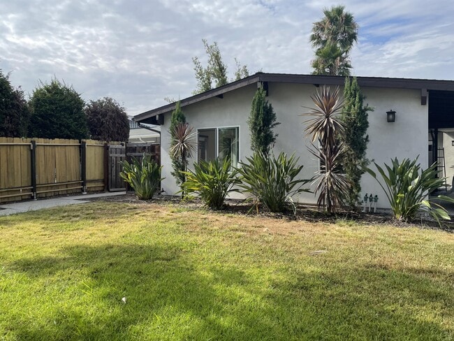 Building Photo - 6438 Jackson Dr Rental