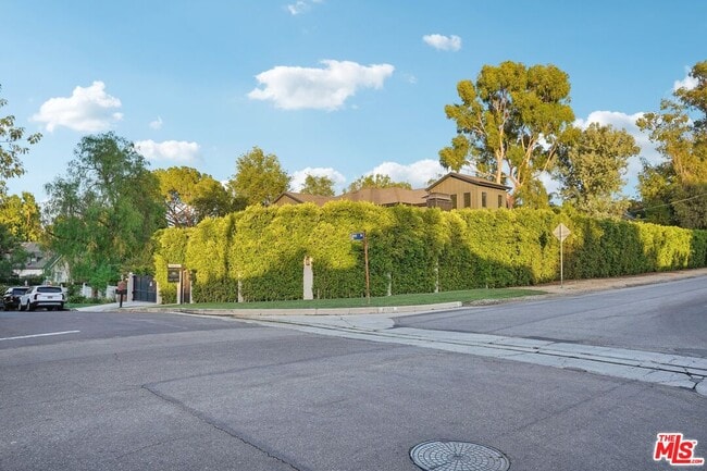 Photo - 5124 Calvin Ave