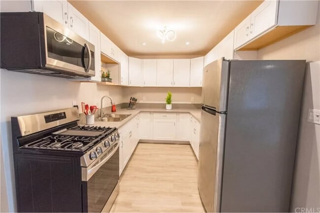 Photo - 12426 S Vermont Ave Unit B