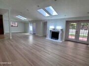 Photo - 20445 Miranda St