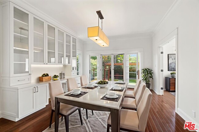 Photo - 2347 Parnell Ave