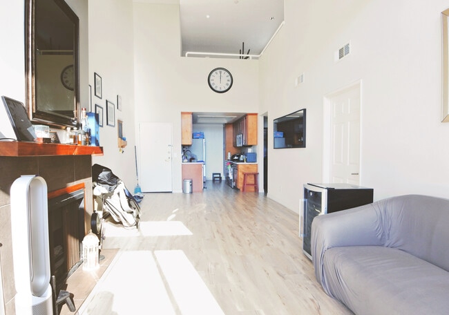 Photo - 5051 Rosewood Ave Unit 208